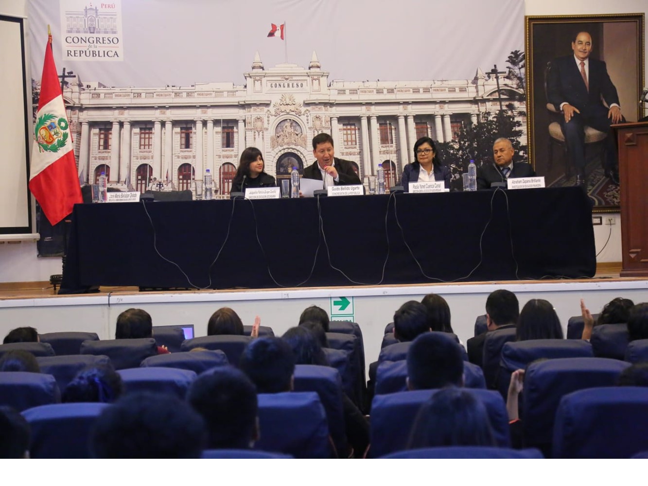 Retorna a Comisión de Educación norma que restituye a directores y subdirectores en sus cargos